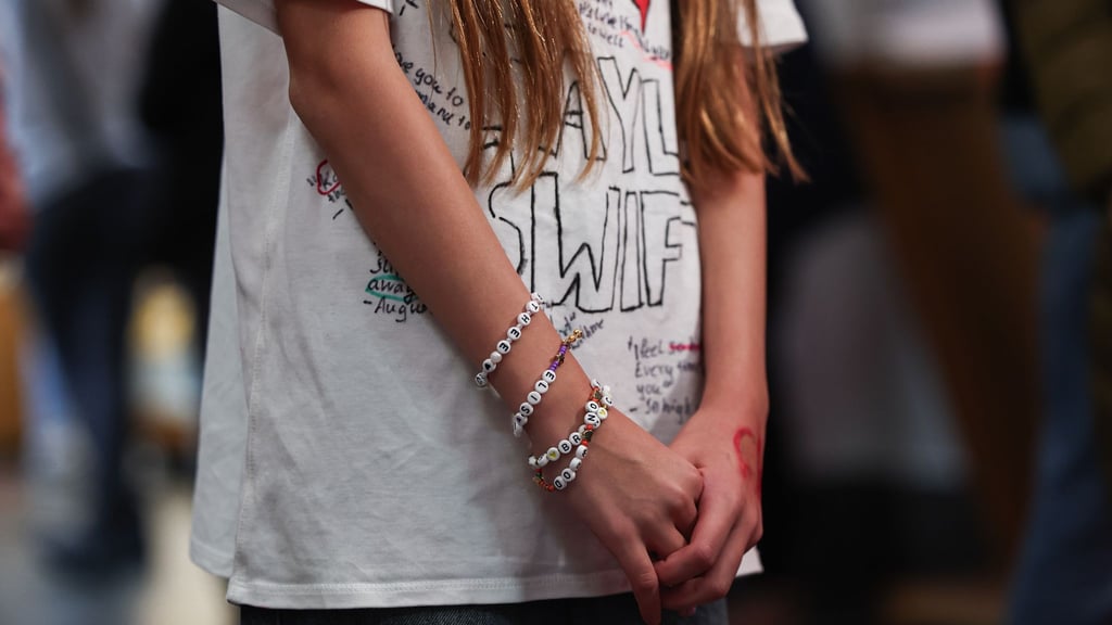 Um die 200 Swift-Fans kamen ins Landesmuseum in Wiesbaden.