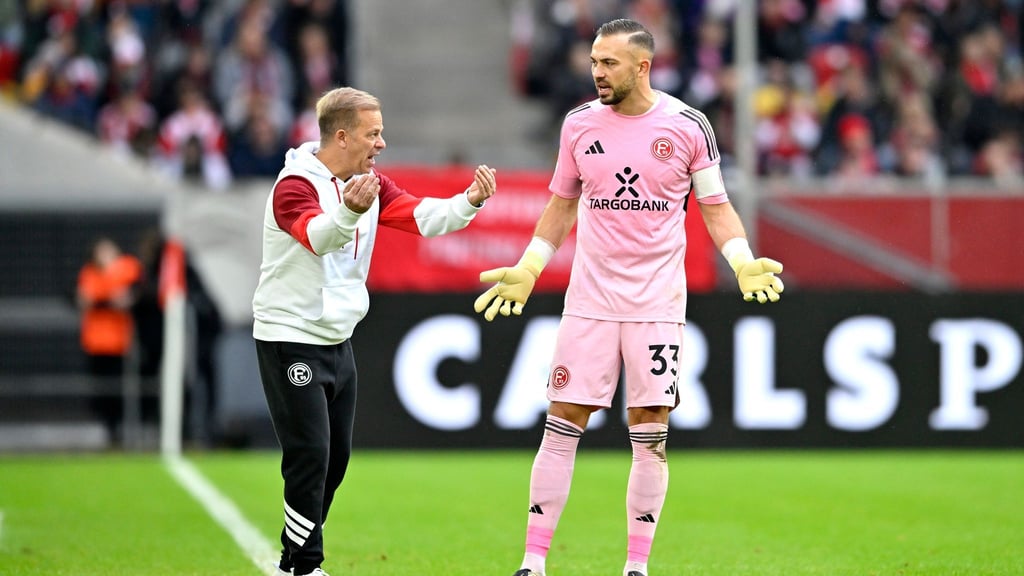 Fortuna-Coach Markus Anfang (li.) und Torwart Florian Kastenmeier: Was tun?