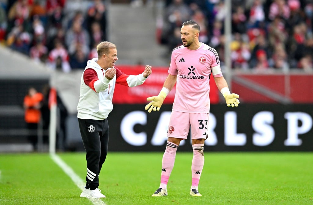 Fortuna-Coach Markus Anfang (li.) und Torwart Florian Kastenmeier: Was tun?
