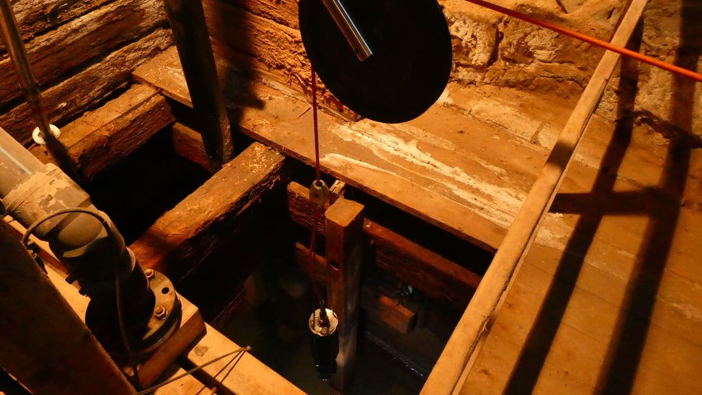 Für die Schachtbefahrung 2021 musste die Sole im Borlachschacht abgesenkt werden. 