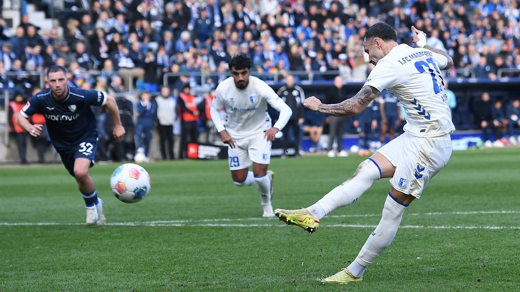 Die Szene des Elfmeters für den 1. FC Magdeburg in Bochum.