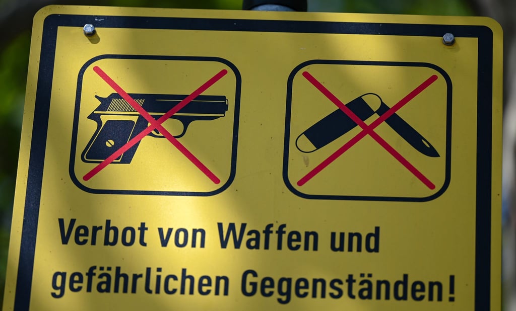 Die Gewaltkriminalität ist zuletzt gestiegen. Ob sich Kriminelle von Waffenverbotszonen abschrecken lassen, ist fraglich. (Archivbild)