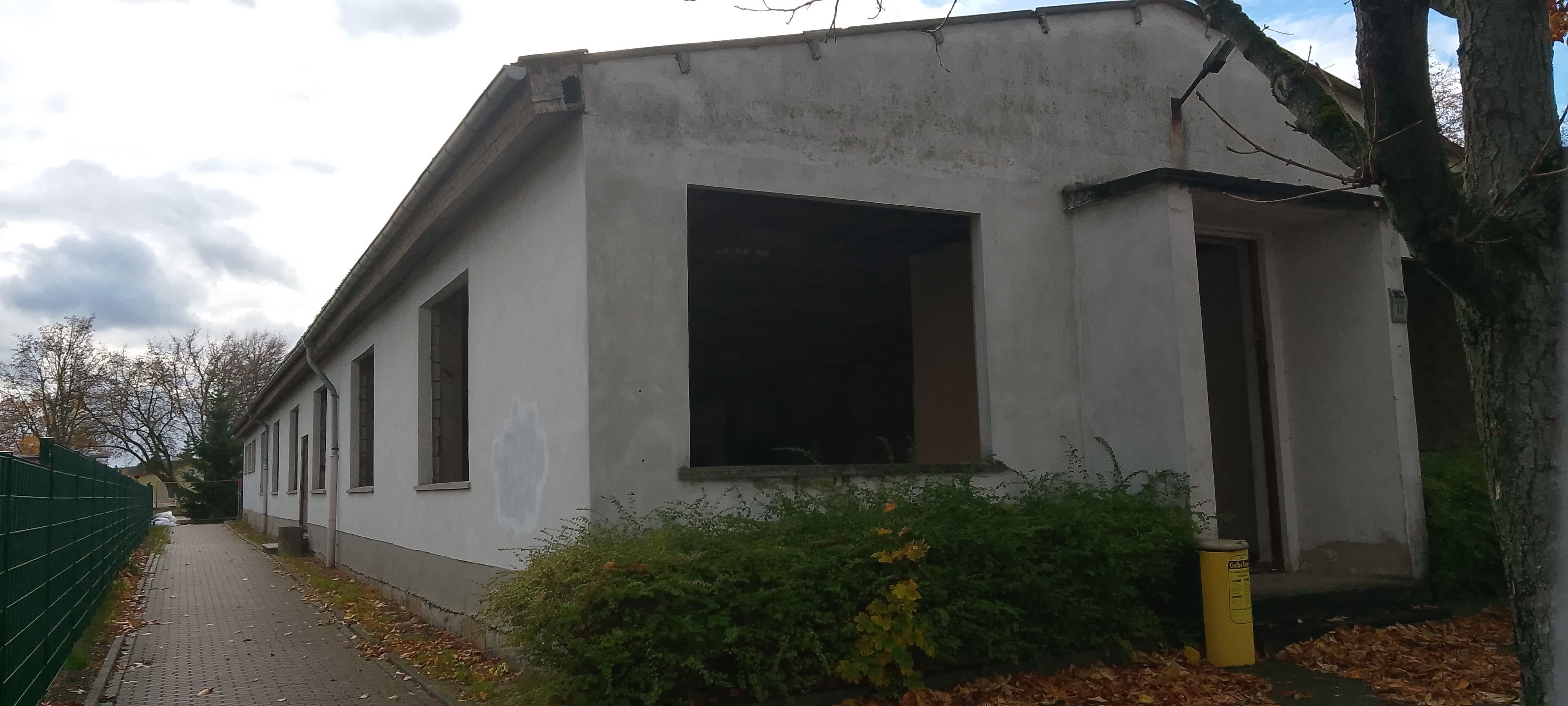 Abschied von Altgebäuden im Genthiner Ortsteil: Mit aktuellen Bildern: Der Abriss von alten Gebäuden in Tucheim steht bevor