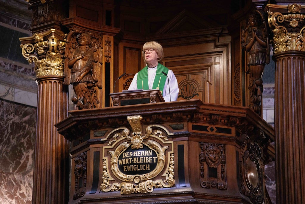 Die anglikanische Bischöfin Sarah Mullally ist in der Berliner Domgemeinde keine Unbekannte.