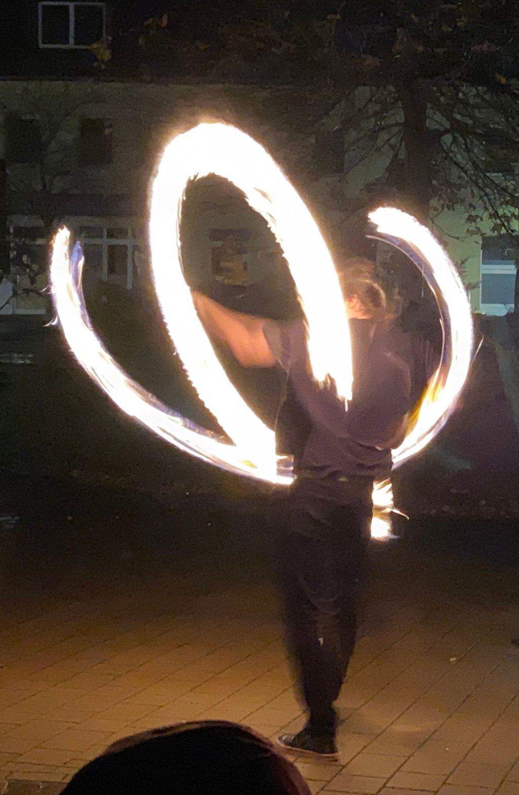 Mit Leichtigkeit beherrschten die Künstler aus Magdeburg das Feuer.