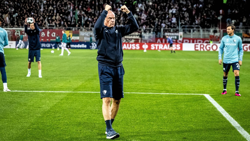 Uwe Rösler geht mit seiner Art voran beim VfL Bochum.