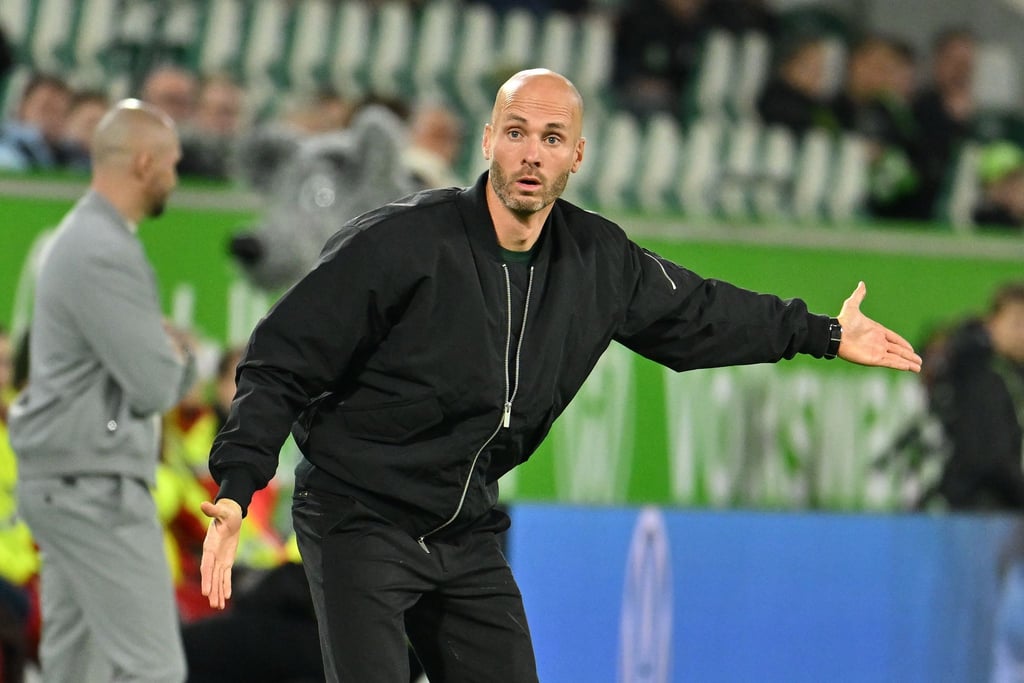 Bleibt vorerst Wolfsburg-Trainer: Der Niederländer Paul Simonis.