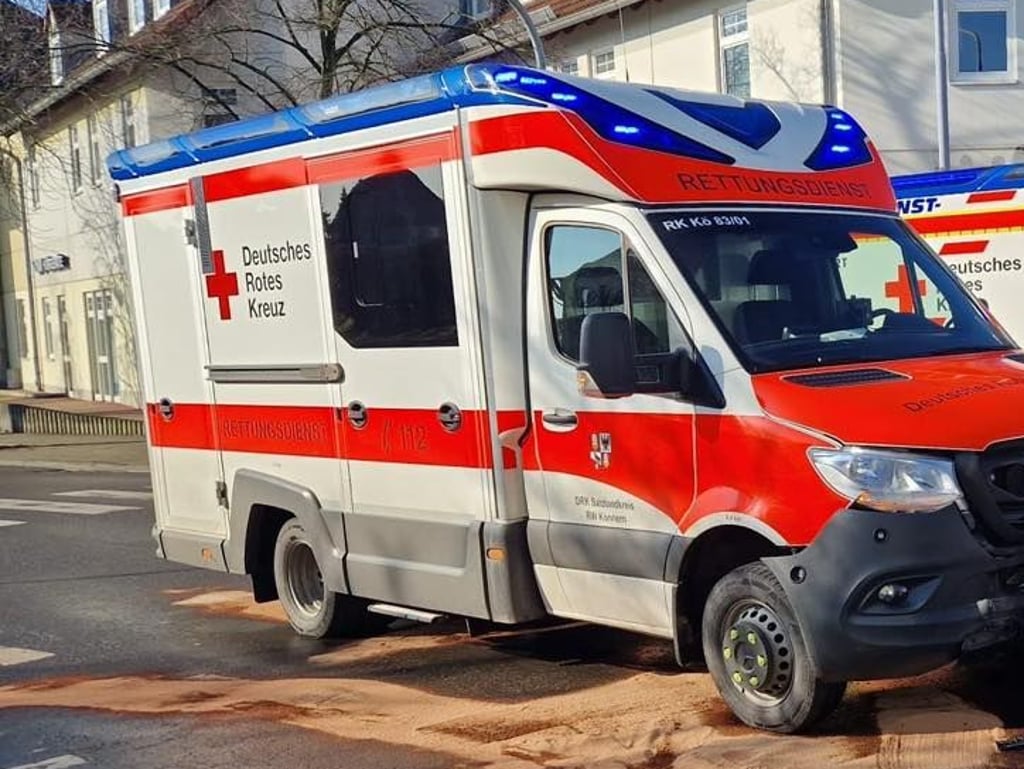 Die Radmuttern eines Krankenwagens in Bernburg wurde gelockert. 