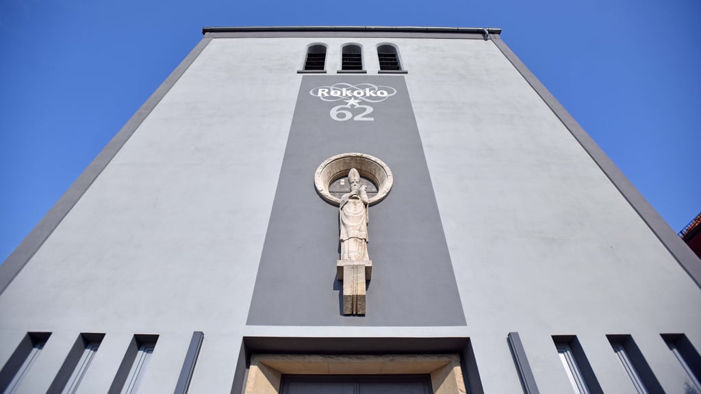 Die ehemalige Katholische Kirche Jeßnitz ist zum Veranstaltungszentrum Rokoko*62 geworden. Geheiratet werden kann hier nicht mehr.