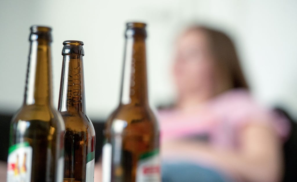 Mehr als 62 Prozent weniger Geld für Suchtprävention? Fachkräfte fürchten gravierende Folgen für Schulen, Familien und Jugendhilfe. (Symbolbild)