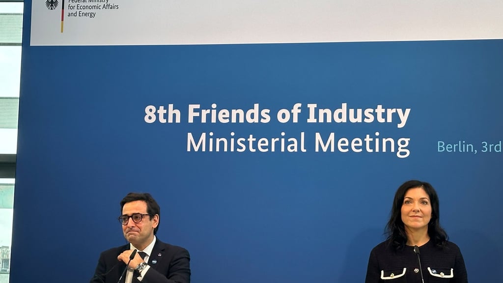 Reiche betont die Bedeutung der Industrie