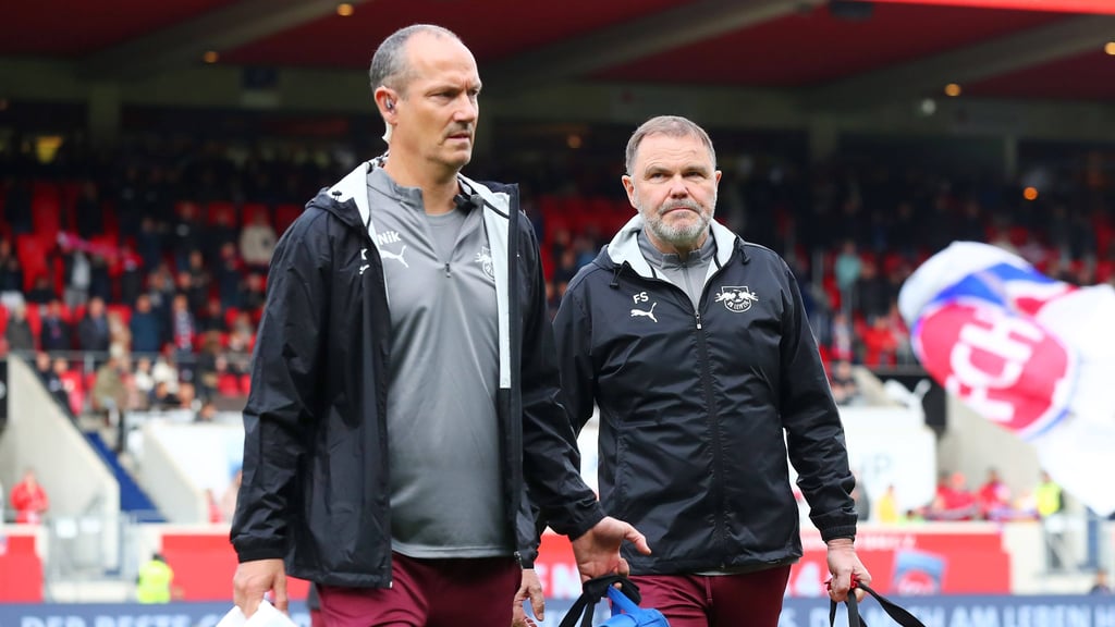 Nikolaus Schmid (li.) und Teamarzt Frank Striegler.