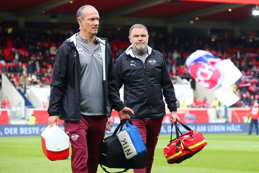 Nikolaus Schmid (li.) und Teamarzt Frank Striegler.