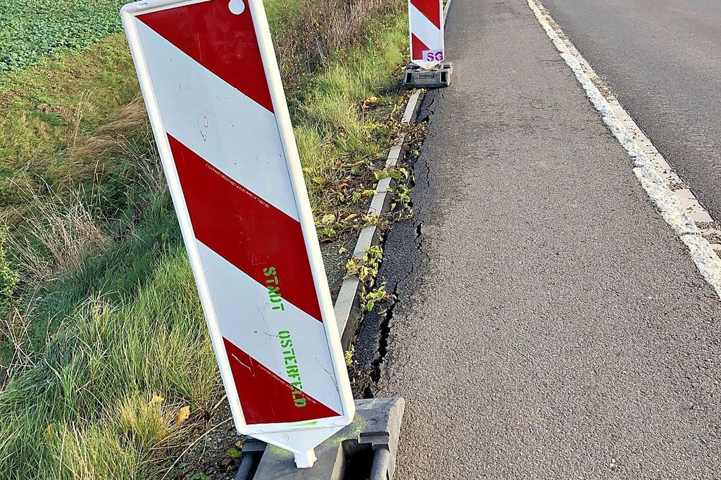Der neue Fußweg in der Osterfeld Bahnhofstraße ist beschädigt.
