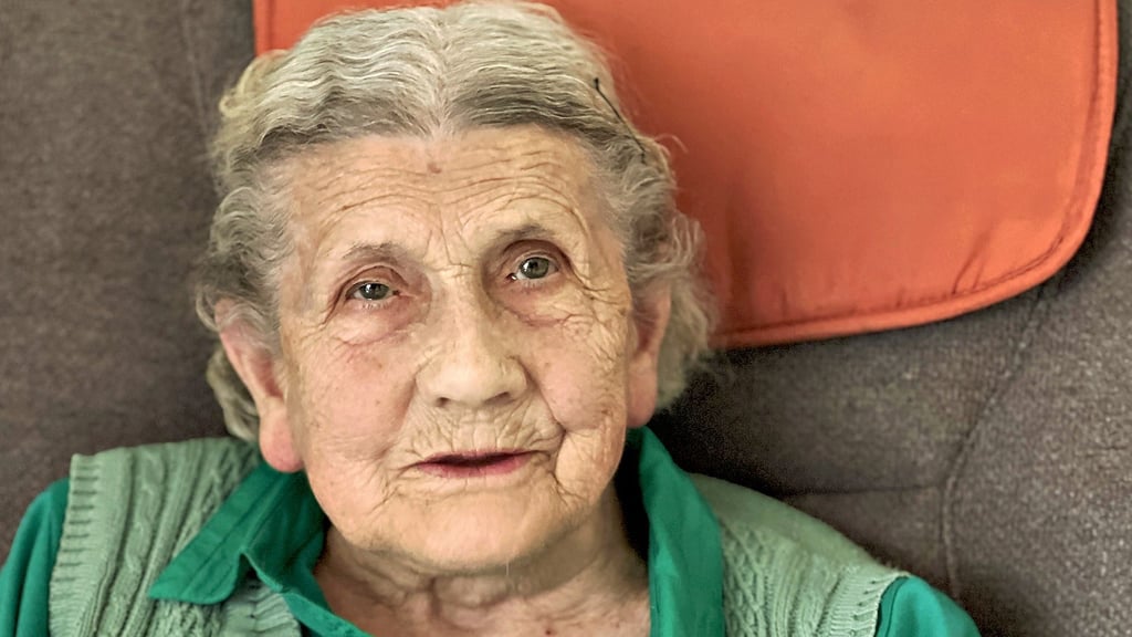 Frieda Schrepp lebt seit 2023 im Seniorenpflegeheim Am Stadtpark in Aschersleben. 