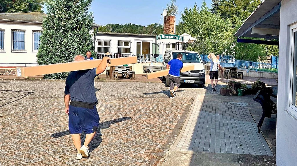 Ehrenamtliche Mitglieder und Freunde des Vereins haben mit angepackt.