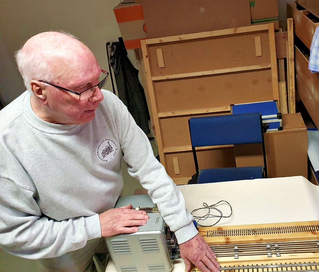 Günter Stoye ist Gründungsmitglied des Modellbahnclub Wittenberg  und der Initiator des Tauschmarktes, dessen 50. Auflage sich ungebrochener Beliebtheit erfreut.