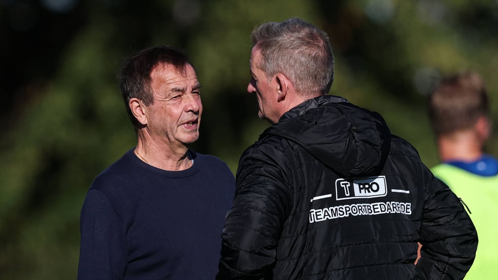Hoffen sehr, dass der Aufwärtstrend des 1. FC Magdeburg trotz der Niederlage in Bochum anhält: Otmar Schork (l.) und Petrik Sander.