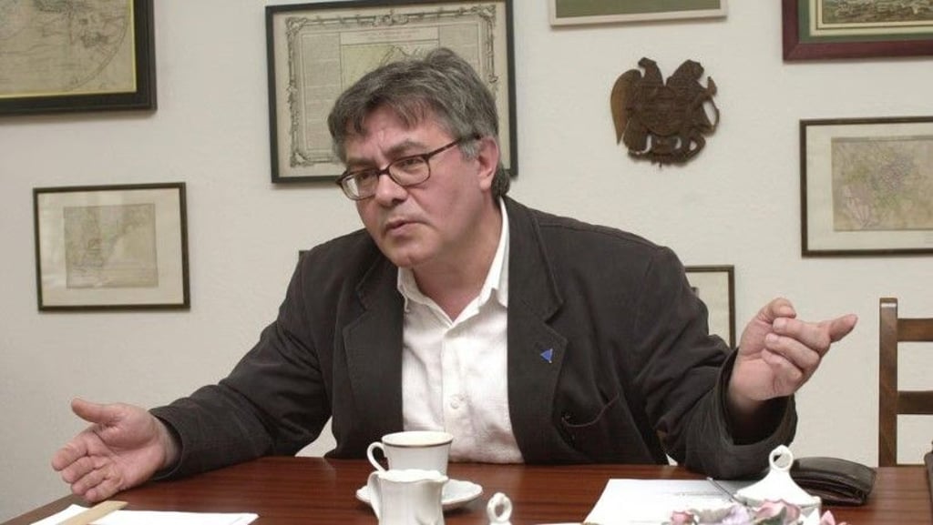 Karlheinz Kaufmann im Jahr 2001 im Interview für die MZ in einer Villa in Berlin-Karlshorst: Der Berliner Geschäftsmann, ehemaliger SED-Funktionär und dann ehemaliger Vorsitzender der PDS-Saalkreis, hatte im Sommer 1990 versucht, im Auftrag seiner Partei 107 Millionen aus dem SED-Vermögen zu verstecken.