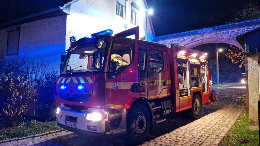 Fehlalarm im Saalekreis: Eine LED-Kerze sorgte für einen Großeinsatz der&nbsp;Feuerwehr im Wettin-Löbejüner Ortsteil Mücheln.&nbsp;