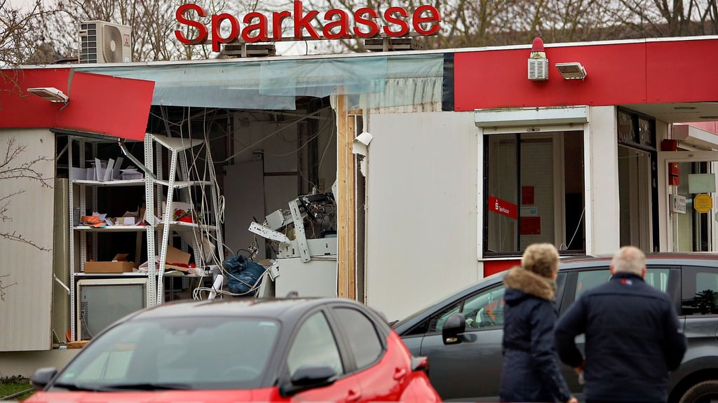 Nach einer Geldautomatensprengung zeigt sich meist ein Bild der Verwüstung. 