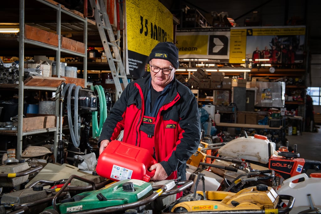 Von der Nummer 16 bei der Anstellung 1990 zur Nummer eins im Lager: Steffen Wünscher ist einer der „alten Hasen“ der Naumburger Bauunion.