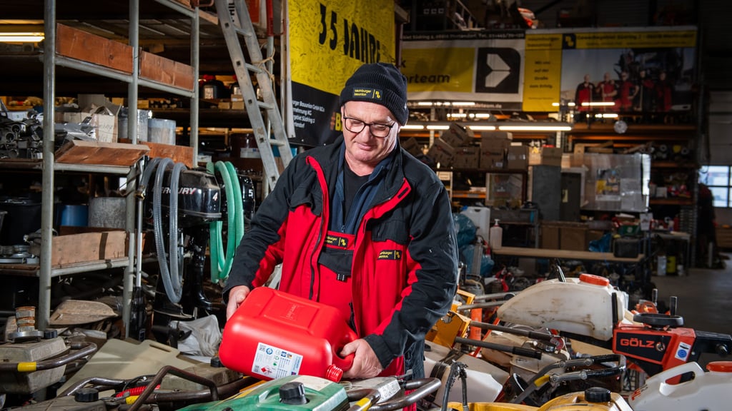 Von der Nummer 16 bei der Anstellung 1990 zur Nummer eins im Lager: Steffen Wünscher ist einer der „alten Hasen“ der Naumburger Bauunion.