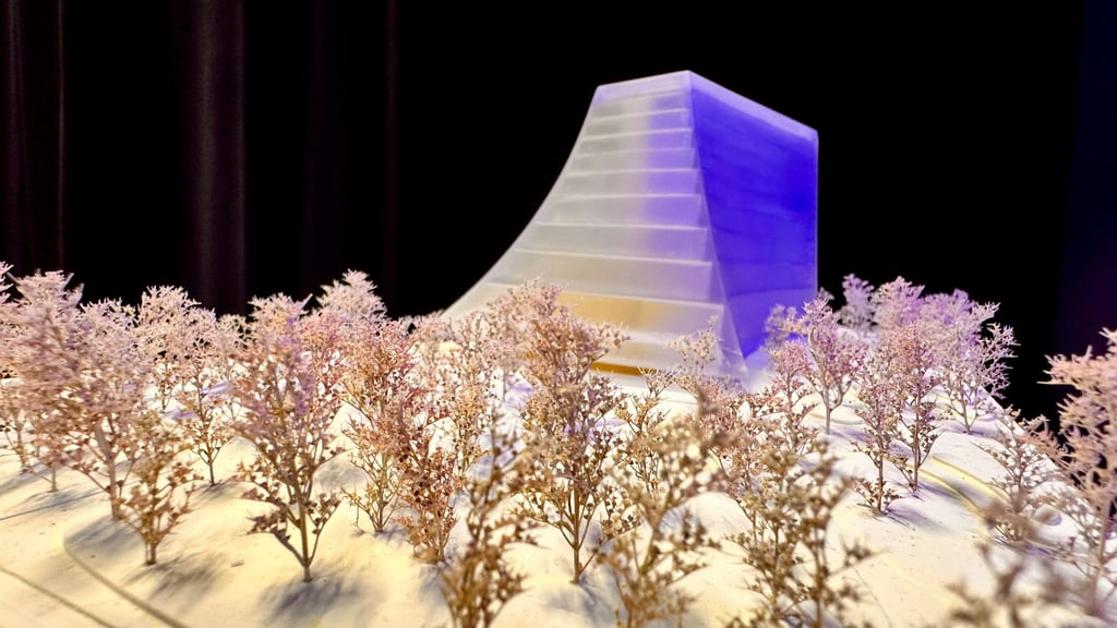 Es soll kein Ufo sein, ist es für viele Hallenser aber immer noch: das Zukunftszentrum für den Riebeckplatz.