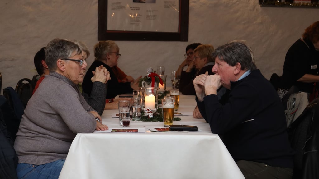 Die Gemeindeverwaltung der Niederen Börde und das DRK laden zur Seniorenweihnachtsfeier nach Gutenswegen ein. 