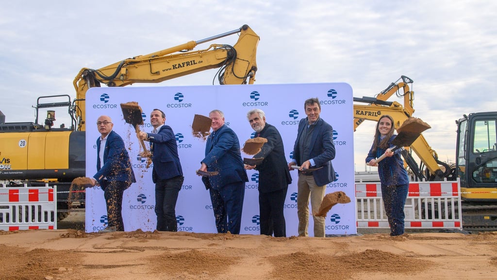 Geplant ist in Förderstedt eine Leistung von 300 Megawatt und eine Speicherkapazität von mehr als 716 Megawattstunden.