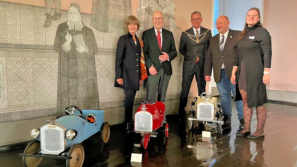 14 Kinderfahrzeuge  (hier drei davon) von Naether in Zeitz hergestellt, übergab Ernst-Albert  Naether an das Museum Schloss Moritzubrg.  