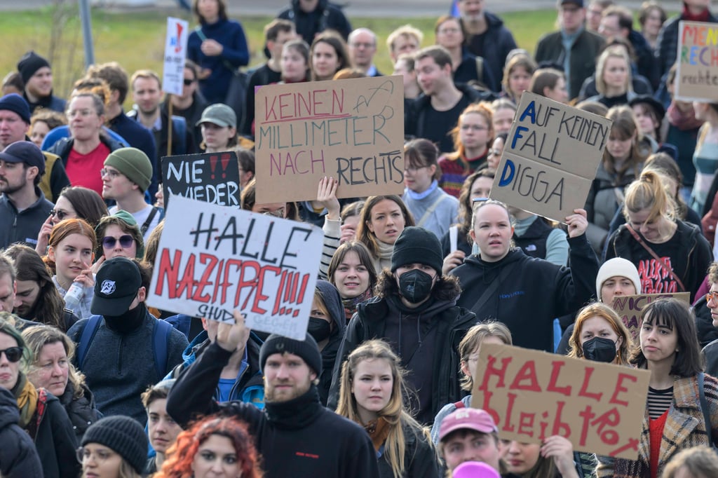 Zum AfD-Bundestagswahlkampfstart kam es im Januar 2025 ebenfalls zu großen Protesten an der Halle-Messe. 