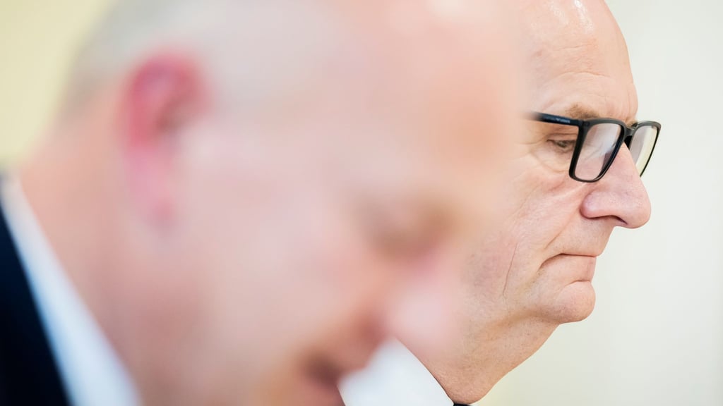 Berlins Regierender Bürgermeister Kai Wegner (CDU) und Brandenburgs Regierungschef Dietmar Woidke (SPD) erläutern eine engere Zusammenarbeit in der Migrationspolitik.