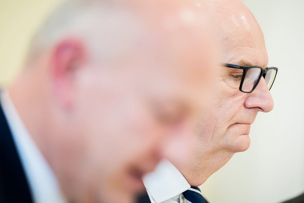 Berlins Regierender Bürgermeister Kai Wegner (CDU) und Brandenburgs Regierungschef Dietmar Woidke (SPD) erläutern eine engere Zusammenarbeit in der Migrationspolitik.