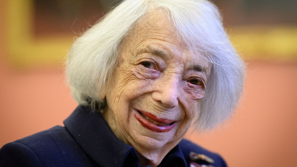 Die Berlinerin Margot Friedländer wird mit einer Sondermarke geehrt. (Archivbild)