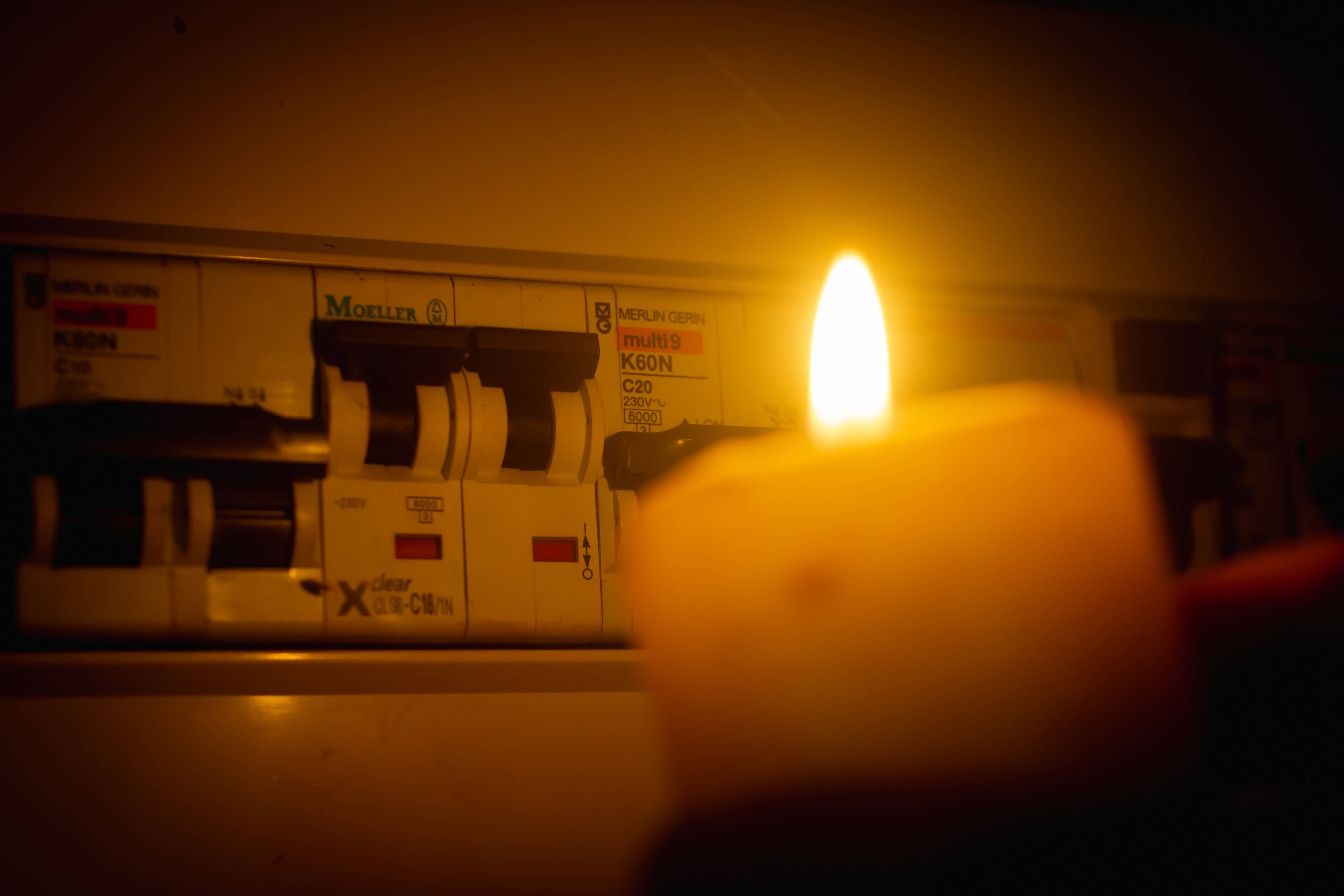 Plötzlich war das Licht aus: Großflächiger Stromausfall in Raguhn und Thurland - 4.500 Kunden sitzen stundenlang im Dunkeln