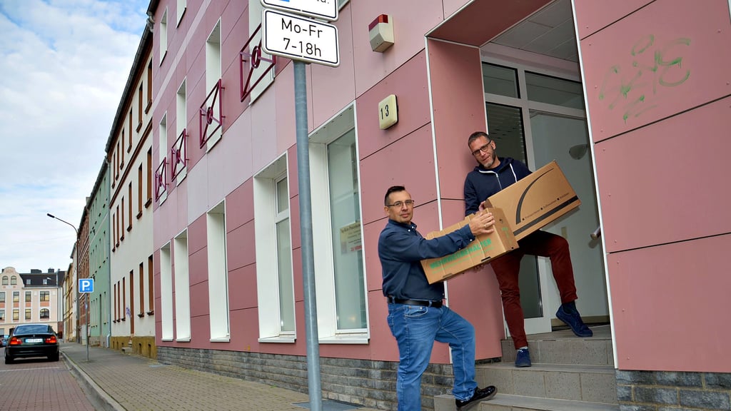 Die Redaktion und geschäftliche Anzeigen-Annahme der Staßfurter Volksstimme sind von der Löderburger Straße in die Humboldtstraße 13 (hinterm Burgas) umgezogen.