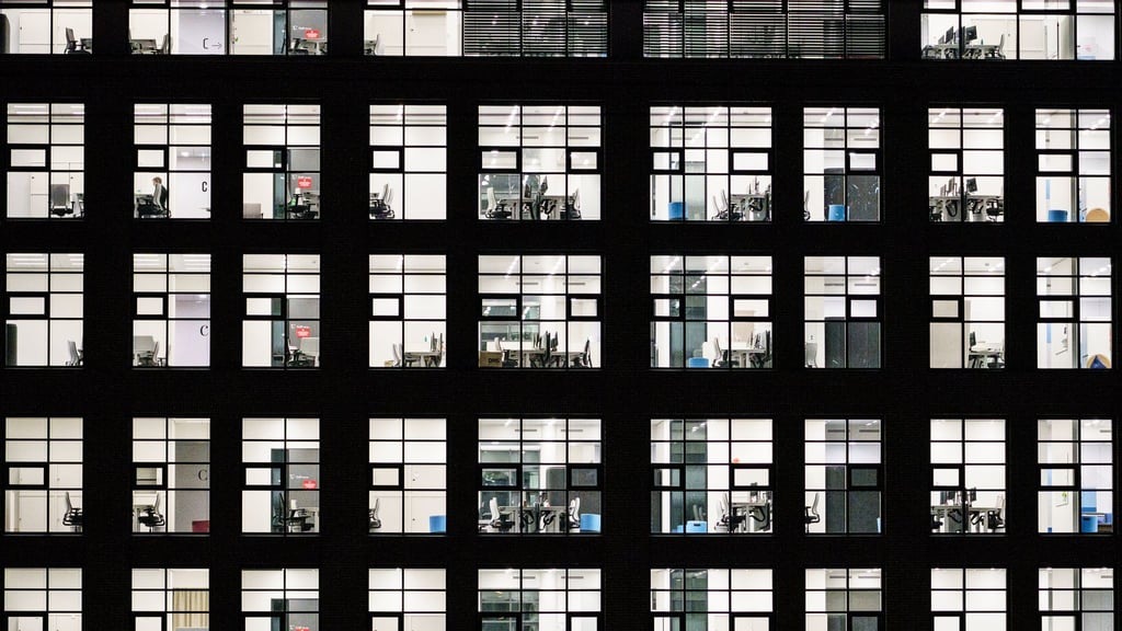 Büros im Europaviertel: Die Mieten von Gewerbeimmobilien in Frankfurt ziehen wieder an. (Archivbild)