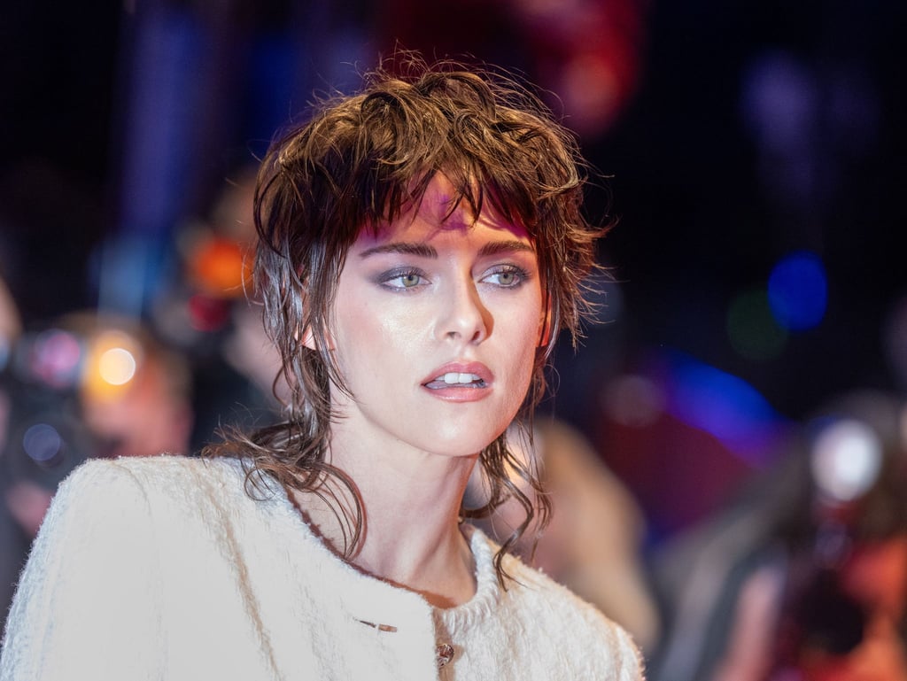 Schauspielerin Kristen Stewart zeigte den Frisuren-Trend Mullet schon 2024 auf dem Roten Teppich. Im Gegensatz zum „Vokuhila“ ist er natürlicher und eleganter.