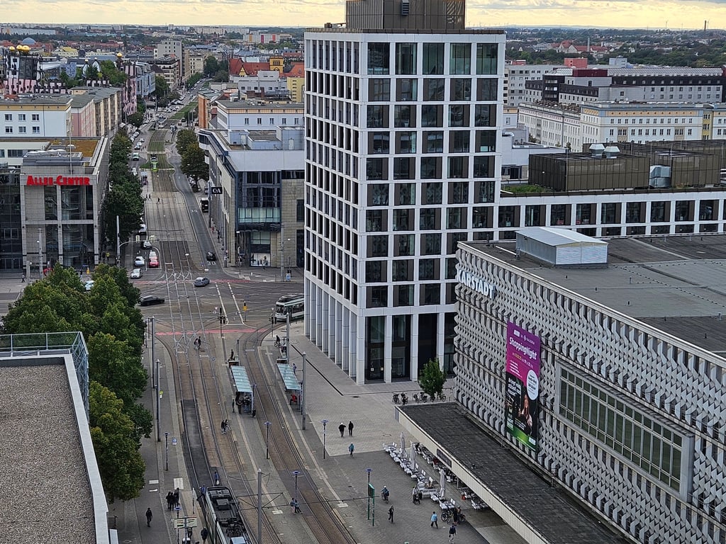 Blick auf die Magdeburger Innenstadt. Eine Studie vergleicht unter anderem die Sympathiewerte der Stadt mit anderen Großstädten in Deutschland. 