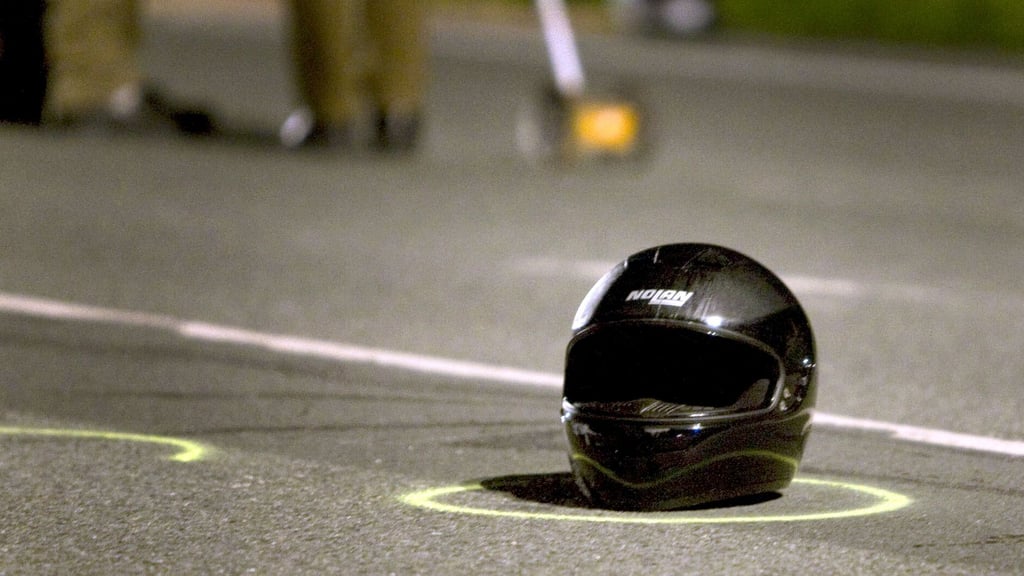 Ein 16-Jähriger wurde bei einem Unfall auf der B185 bei Zehringen schwer verletzt.