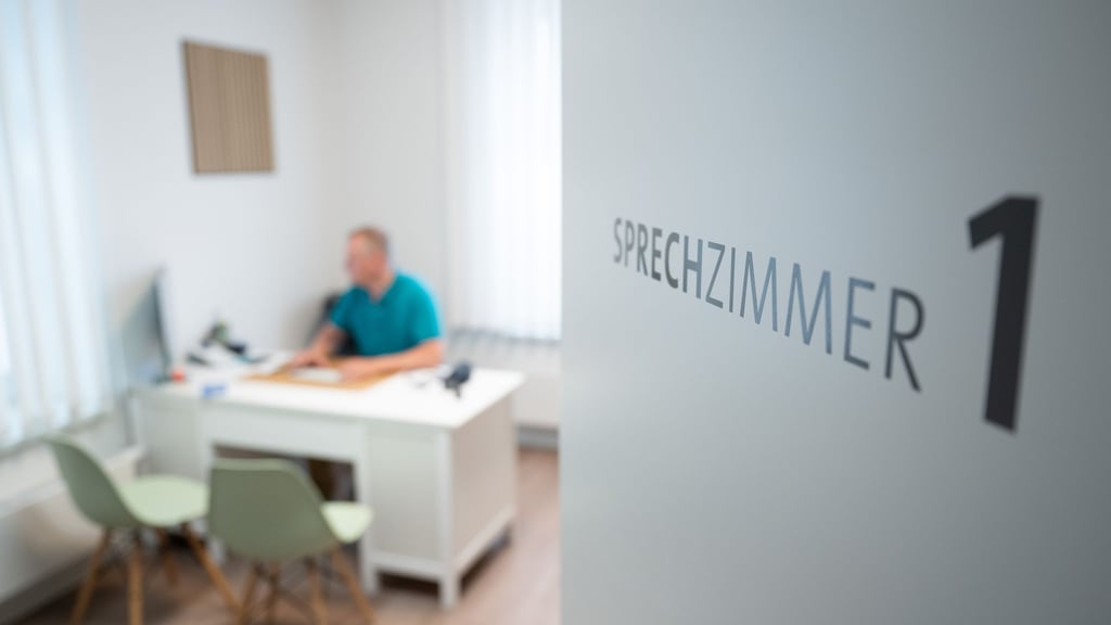 Schätzungen zufolge haben rund 40.000 Menschen in Sachsen keinen oder unzureichenden Krankenversicherungsschutz (Symbolbild).