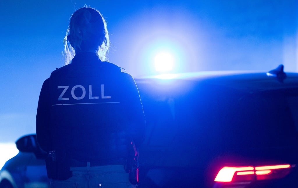 An den Durchsuchungen waren neben Ermittlern des Zolls und des Finanzamts auch die bayerische Landespolizei und die Bundespolizei beteiligt. (Symbolbild)
