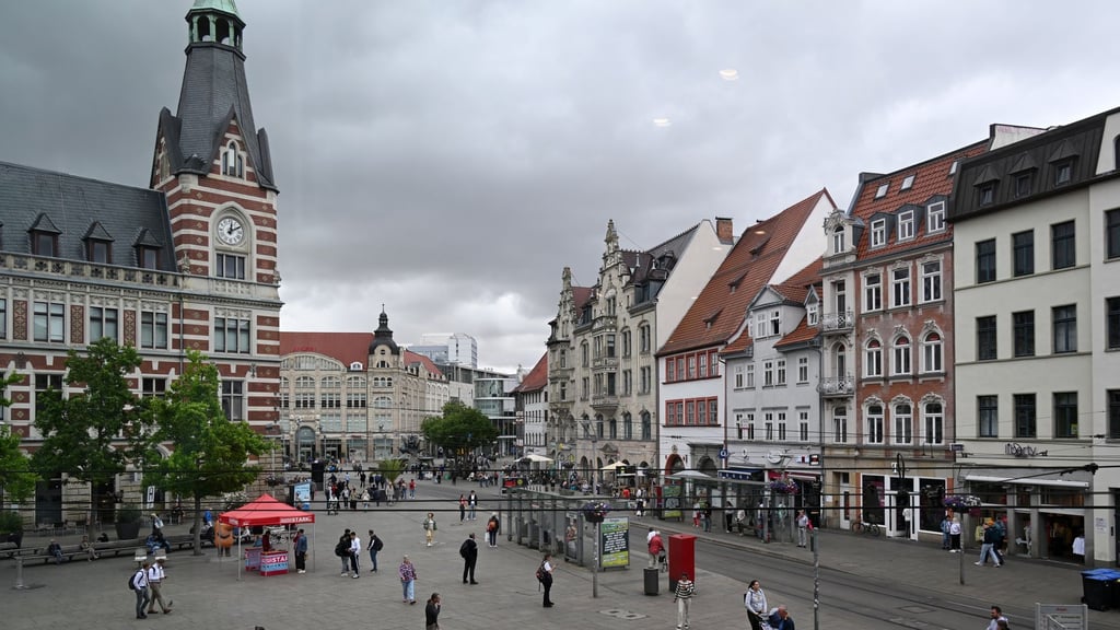 Über die Höhe der künftigen Zahlungen des Landes an die Kommunen - hier Erfurt - ist noch nicht entschieden (Illustration).