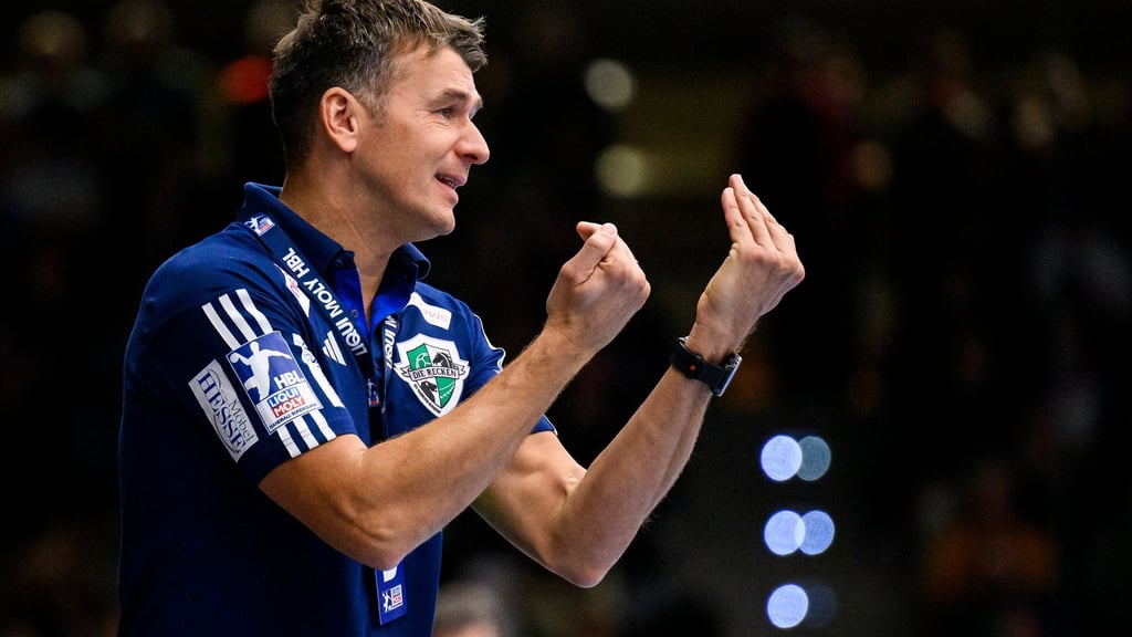 Trainer Christian Prokop und die TSV Hannover-Burgdorf spielten beim Bergischen HC.