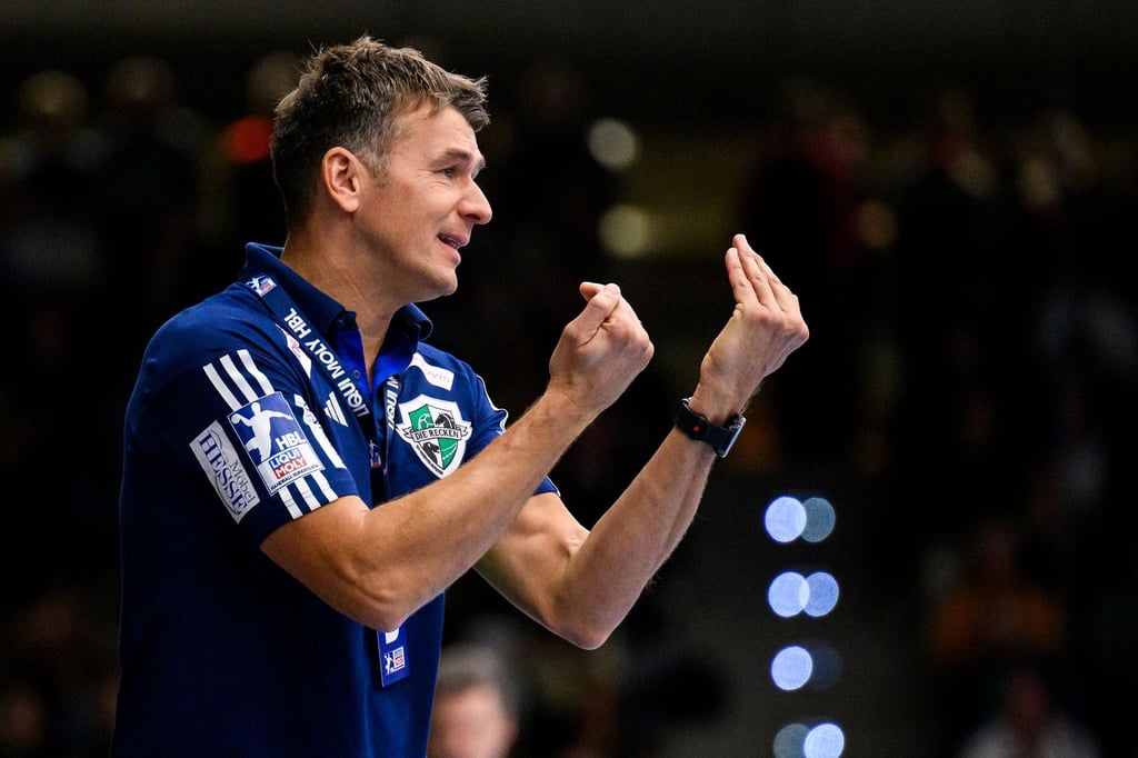 Trainer Christian Prokop und die TSV Hannover-Burgdorf spielten beim Bergischen HC.