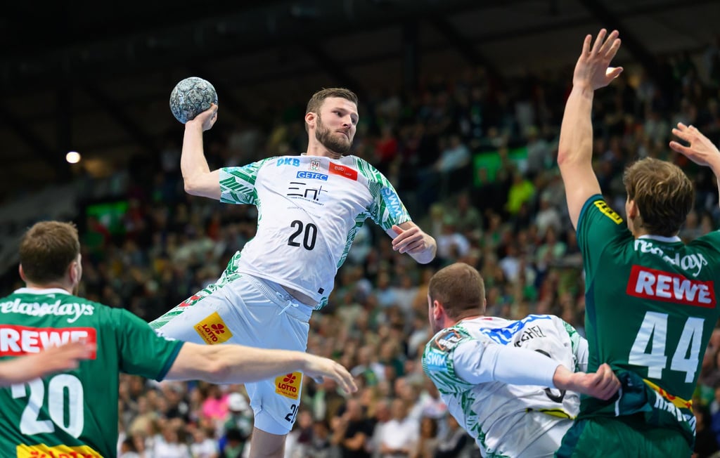 Philipp Weber (M) war bester SCM-Schütze gegen Großwallstadt