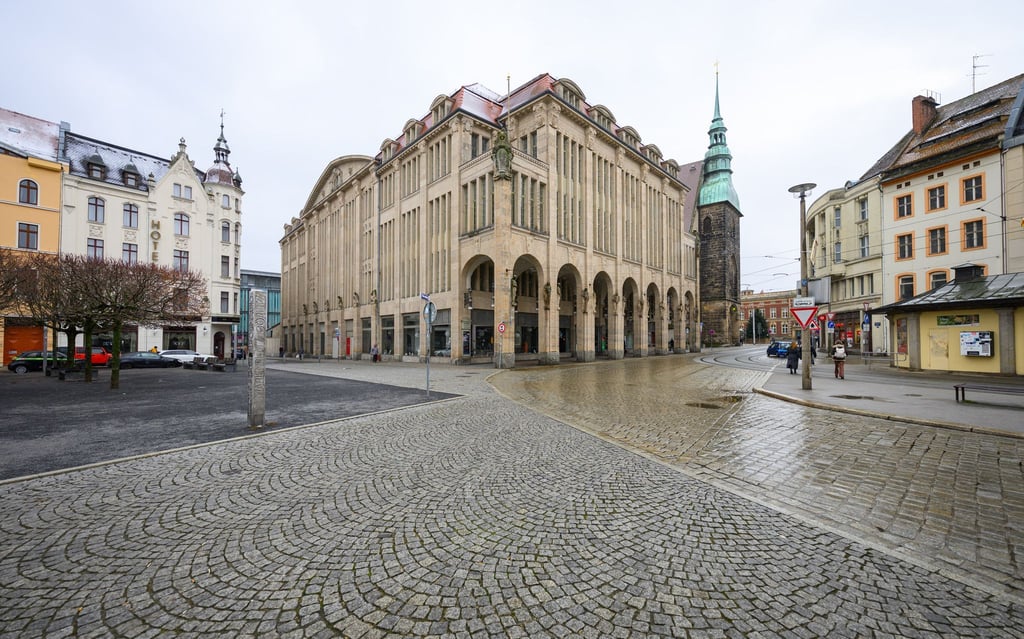 Bei der geplanten Sanierung des Görlitzer Jugendstil-Kaufhauses sind jetzt Fragen des Denkmalschutzes geklärt (Archivbild).
