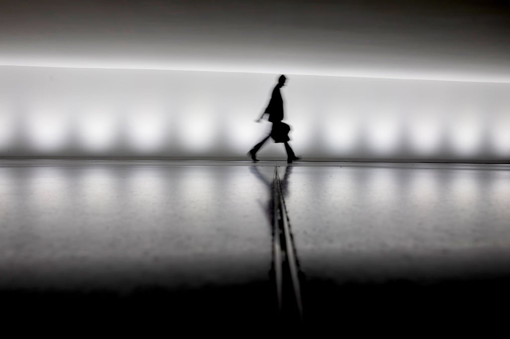 Wer sich nur genügend anstrengt, wird auch gesehen? Wer eine Beförderung anstrebt, muss sich unter Umständen auf die Bühne stellen.