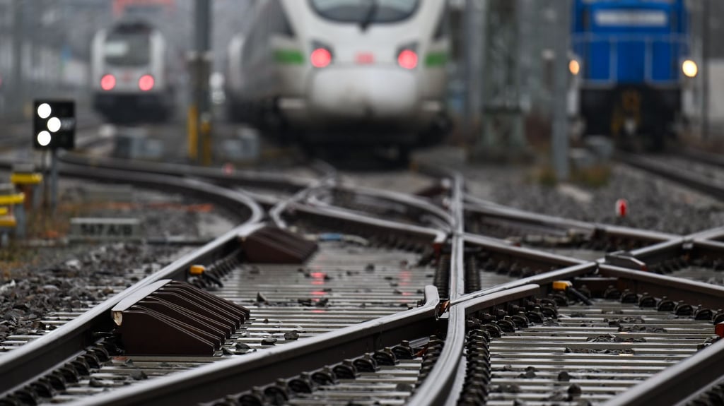 Für 2026 strebt die Deutsche Bahn einen umfangreichen Fahrplanwechsel an. Auch in Sachsen-Anhalt sind einige Veränderungen vorgesehen.
